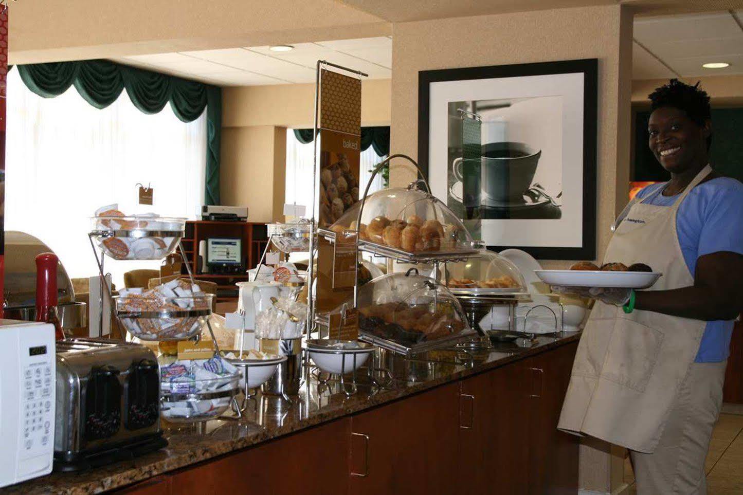 Hampton Inn Birmingham/Фултондейл Ресторан фото